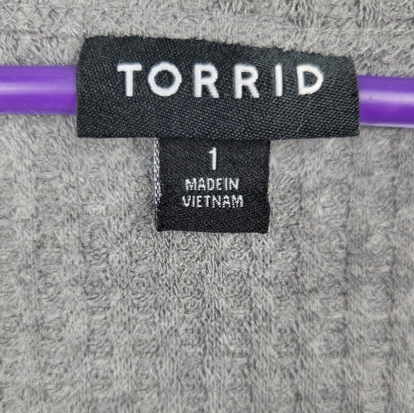 Torrid Waffle Knit V-Neck Babydoll Top - Picture 10 of 11